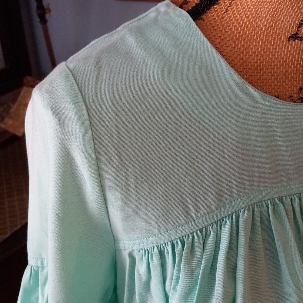 Crown and Ivy Mint Blue-Green Babydoll Pleated Bell Sleeve Blouse - Picture 4 of 13